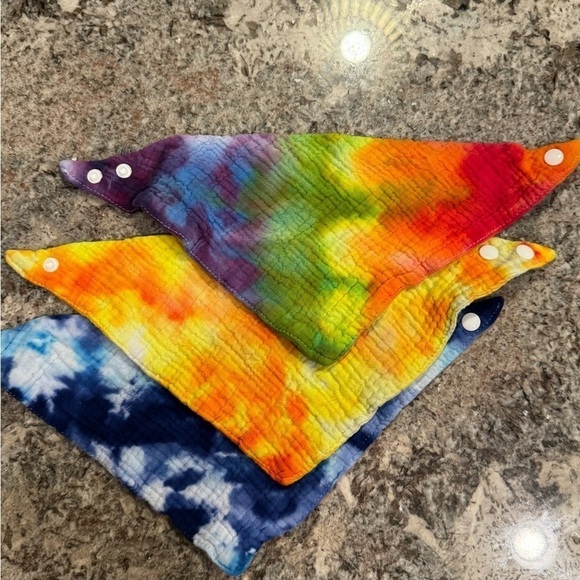 Hand crafted tie dyed baby burp cloth & matching bib 3 SETS Muslin 100% cotton - Picture 3 of 11